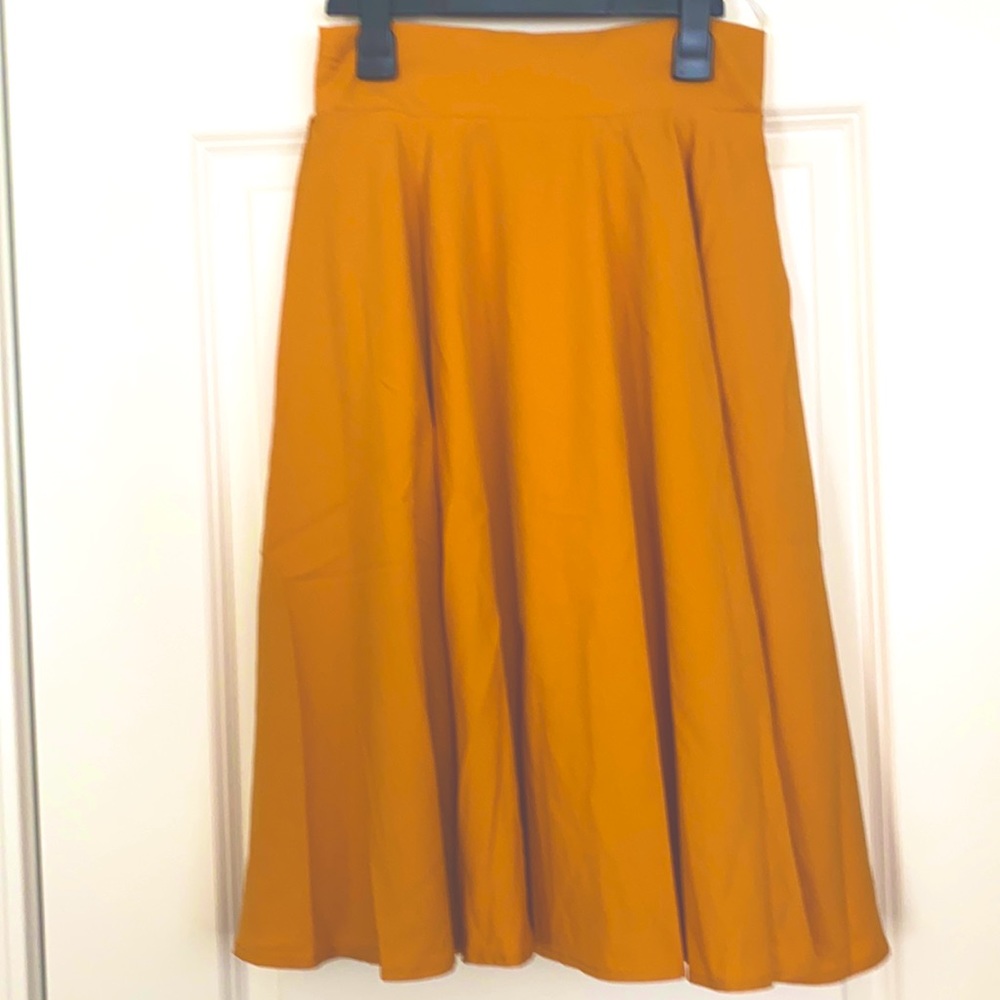 NWOT midi skirt